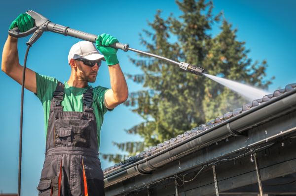 Cost of Gutter Washing in Renton
