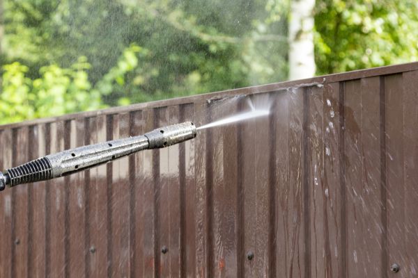 Cost of Vinyl Fence Cleaning in Renton