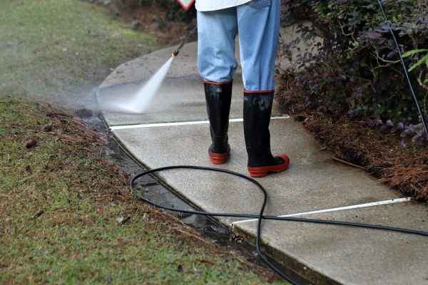 Cost of Sidewalk Pressure Cleaning in Renton